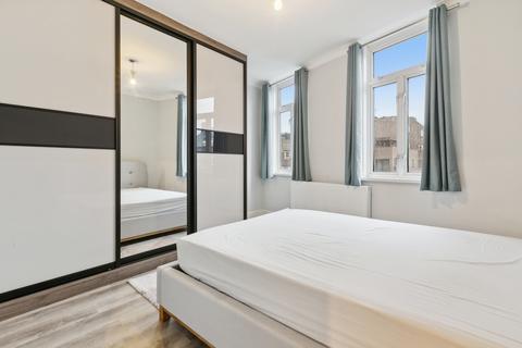 3 bedroom flat to rent, Wandsworth High Street, London