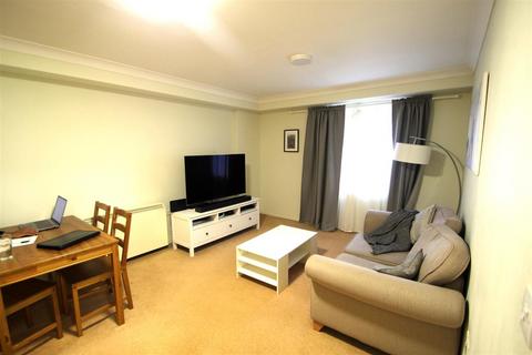 1 bedroom apartment to rent, Buddleia House, Feltham