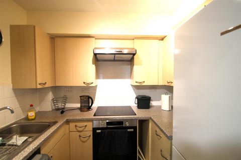 1 bedroom apartment to rent, Buddleia House, Feltham