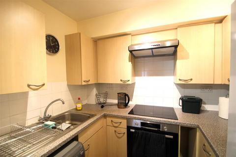 1 bedroom apartment to rent, Buddleia House, Feltham