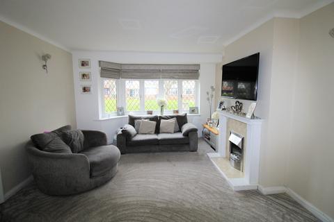 3 bedroom terraced house for sale - Kennet Close, Upminster RM14