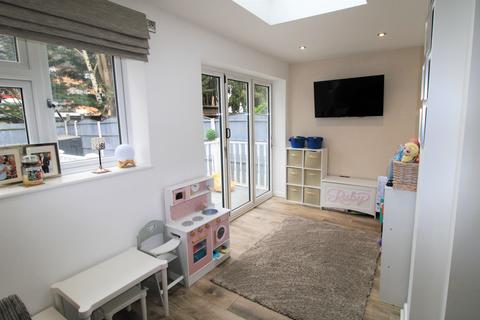 13 Kennet Close, Upminster, RM14 1ST