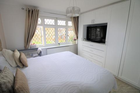 13 Kennet Close, Upminster, RM14 1ST