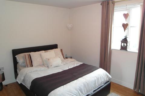 2 bedroom flat to rent, Clayton Fold, Kiddrow Lane, Burnley, BB12