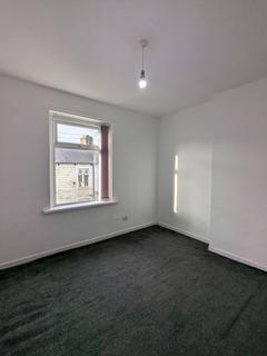 2 bedroom terraced house to rent, Grey Street, Burnley BB10