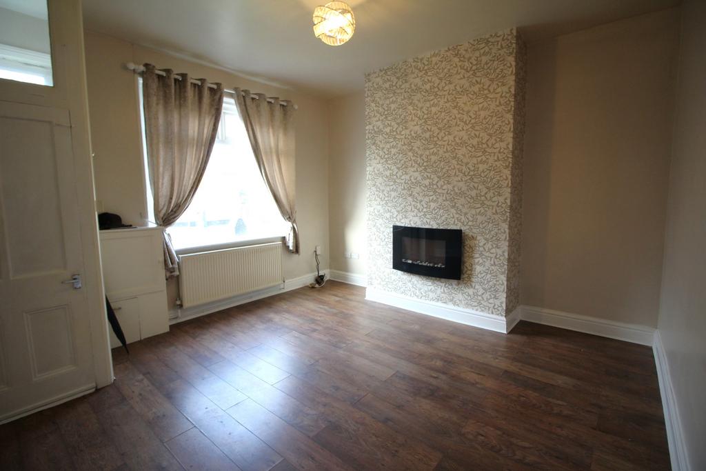 Ainsworth Road, Radcliffe, M26 2 bed terraced house for sale £150,000