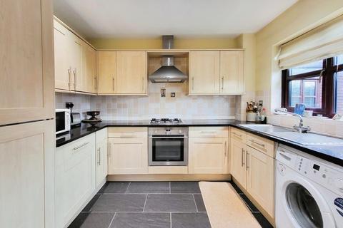 2 bedroom flat for sale, Parrs Wood Road, Didsbury, Greater Manchester, M20