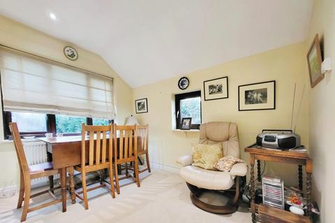 2 bedroom flat for sale, Parrs Wood Road, Didsbury, Greater Manchester, M20