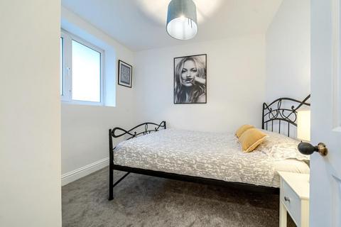 80 Weydown Close, London, SW19 6JQ