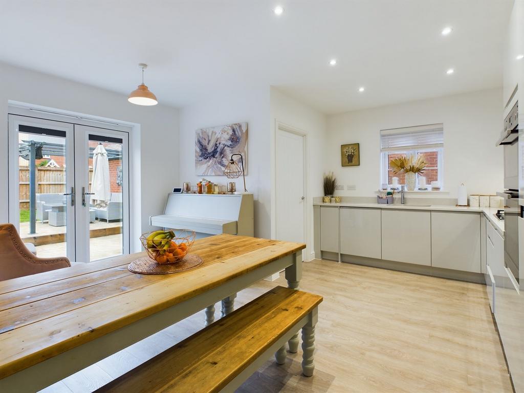Kitchen/Breakfast Room