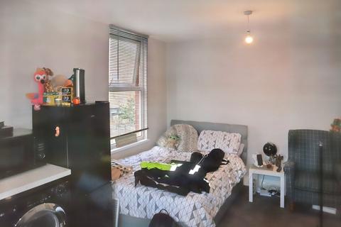 4 Barnsley Road, Hemsworth, Pontefract, WF9 4PY