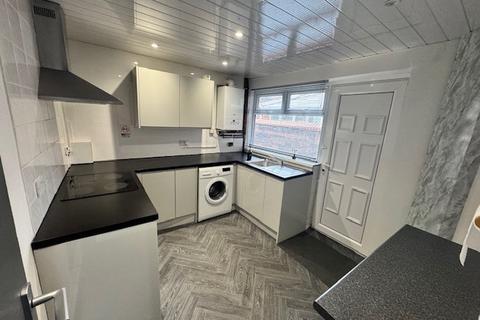3 bedroom terraced house to rent, Littleton Road, Salford, Lancashire, M7