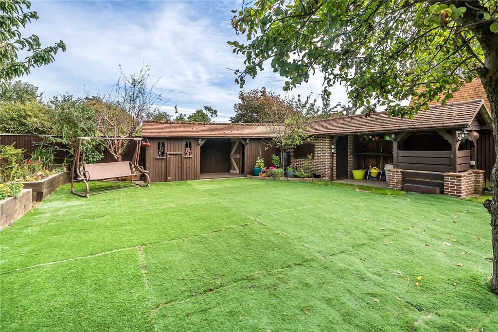 Garden &amp; Outbuilding