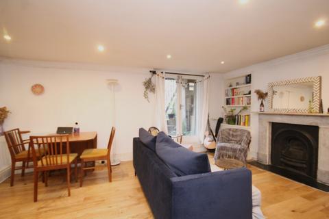 2 bedroom flat to rent, Queens Drive, Finsbury Park, N4