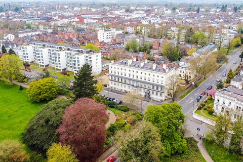 2 bedroom apartment for sale, Newbold Terrace Leamington Spa, Warwickshire, CV32 4EG