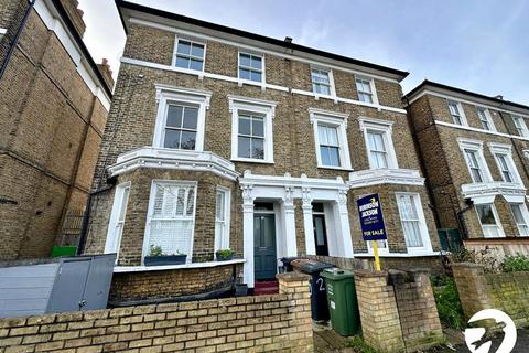 First Floor Flat, 20 Albion Way, London, SE13 6BT