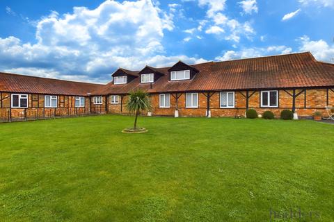 3 bedroom bungalow to rent, Murray Road, Ottershaw, Chertsey, KT16