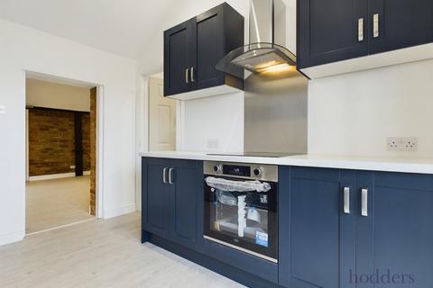3 bedroom bungalow to rent, Murray Road, Ottershaw, Chertsey, KT16