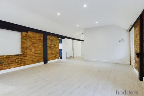 3 bedroom bungalow to rent, Murray Road, Ottershaw, Chertsey, KT16