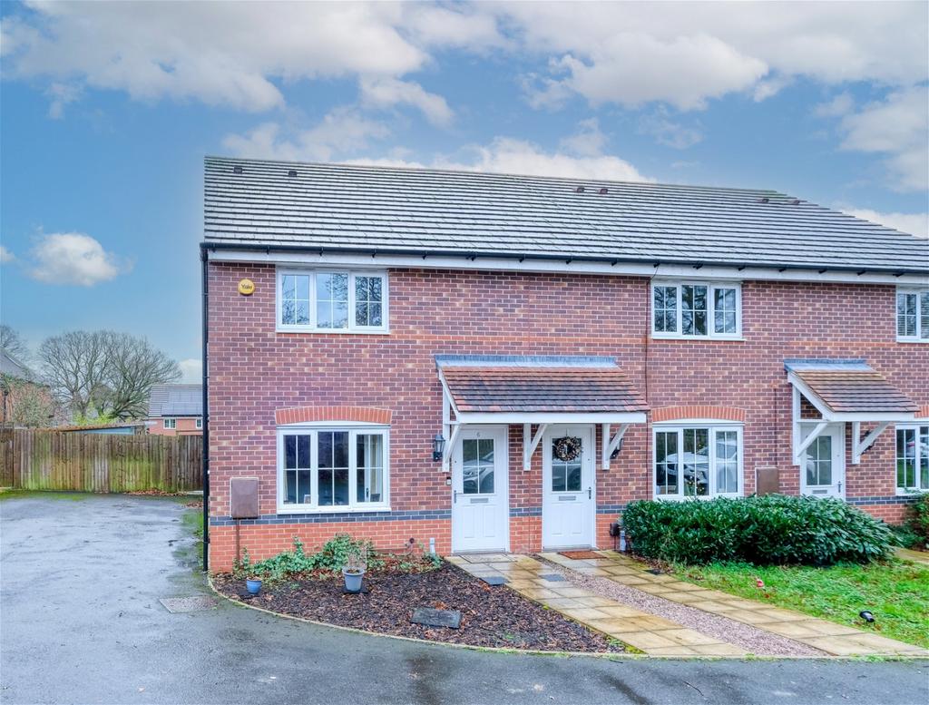 Epping Close, heath, Redditch, B97 5EZ 3 bed end of terrace house