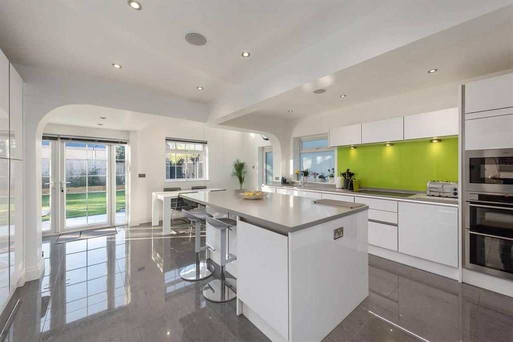 St. Annes Road, Tankerton, Whitstable 5 bed detached house for sale £