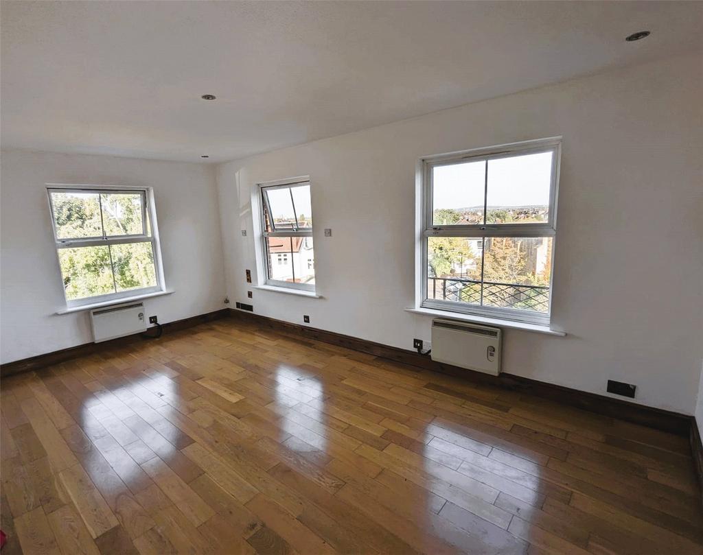 Forest Hill, London SE23 2 bed apartment for sale £300,000