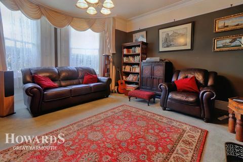 5 bedroom end of terrace house for sale, St Georges Road, Great Yarmouth