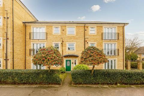 106 White Lodge Close, Isleworth, TW7 6TR
