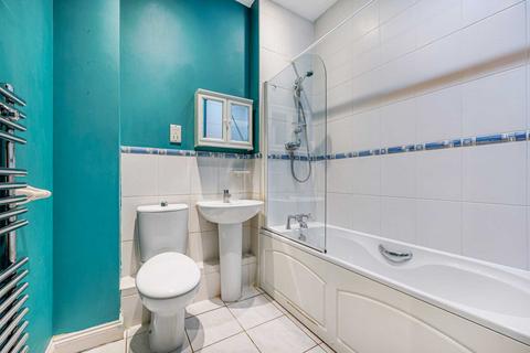 106 White Lodge Close, Isleworth, TW7 6TR