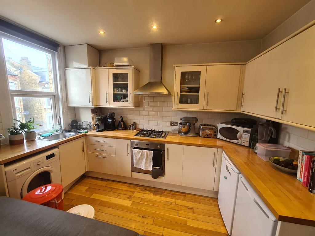 Brailsford Road, Brixton 2 bed apartment £1,950 pcm (£450 pw)