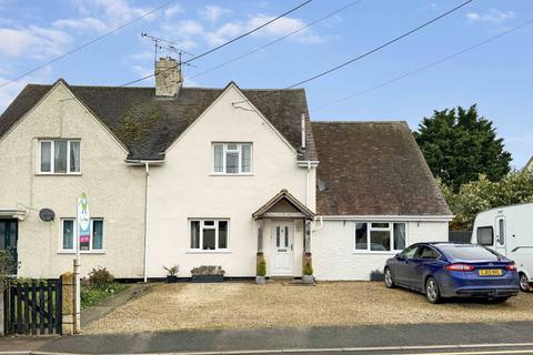 4 bedroom semi-detached house for sale - Meadow View, Kempsford