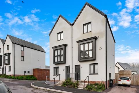 3 bedroom townhouse for sale, Lewis Crescent, Old St. Mellons, Cardiff