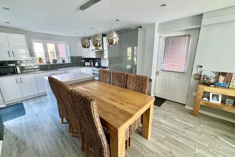 19 Ffordd Y Glowyr, Godrergraig, Swansea, SA9 2BQ