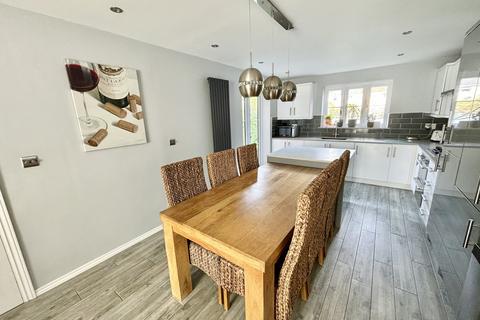 19 Ffordd Y Glowyr, Godrergraig, Swansea, SA9 2BQ