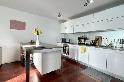 2 bedroom apartment for sale, Beetham Tower, Birmingham B1