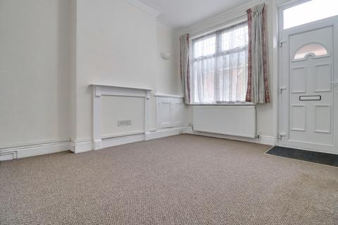 2 bedroom terraced house to rent, Eastleigh Road, Leicester