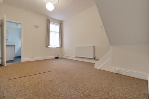 2 bedroom terraced house to rent, Eastleigh Road, Leicester