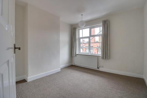 2 bedroom terraced house to rent, Eastleigh Road, Leicester