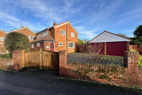 4 bedroom detached house for sale, Chester Road, Great Sutton