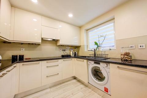 13 Floathaven Close, London, SE28 8SN