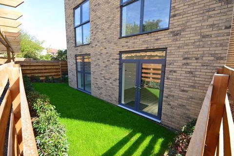 2 bedroom flat for sale, Grenville Place, Sarason Apartments, NW7
