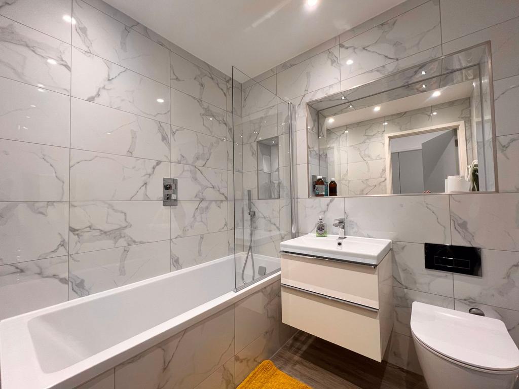 Main bathroom