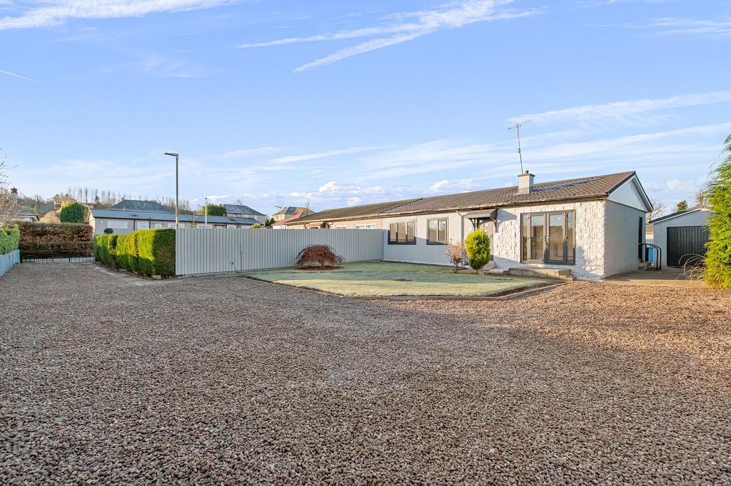 17 Harvey Avenue, Polmont, FK2 0QR 3 bed semidetached bungalow for