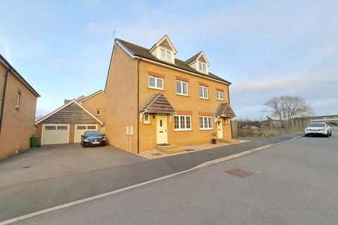40 Furs Close, Monkton Heathfield, Taunton, TA2 8GH