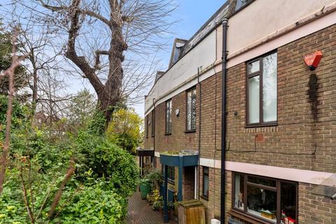 4 bedroom terraced house for sale, Church Walk, Highgate, London, N6