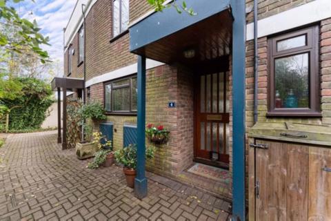 4 bedroom terraced house for sale, Church Walk, Highgate, London, N6