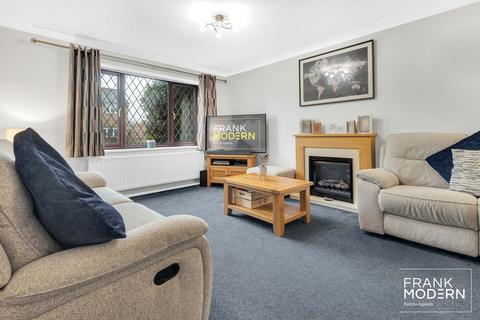 79 Fraser Close, Deeping St James, Peterborough, PE6 8QL