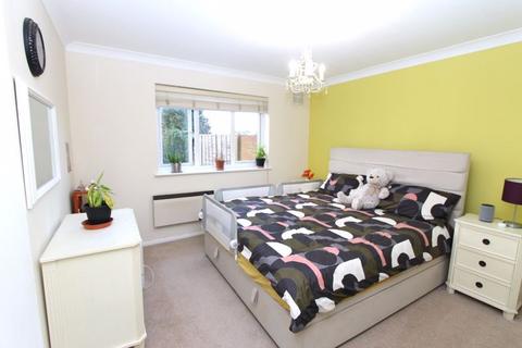 2 bedroom flat for sale - Epsom Road, Sutton