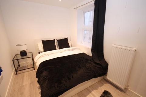 3 bedroom end of terrace house for sale, Bulls Bridge Road, Southall