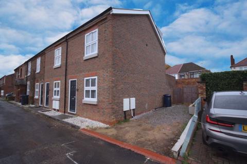 3 bedroom end of terrace house for sale, Bulls Bridge Road, Southall